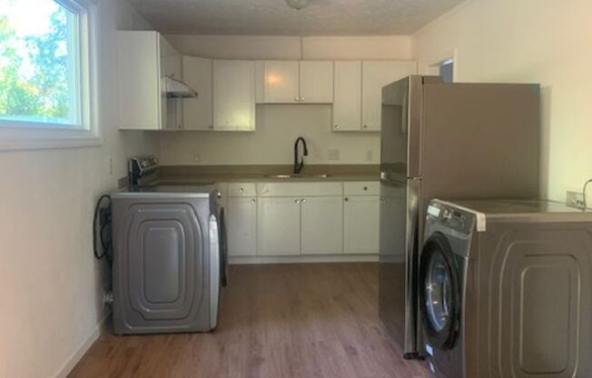 3 beds, 1 bath, $1,300