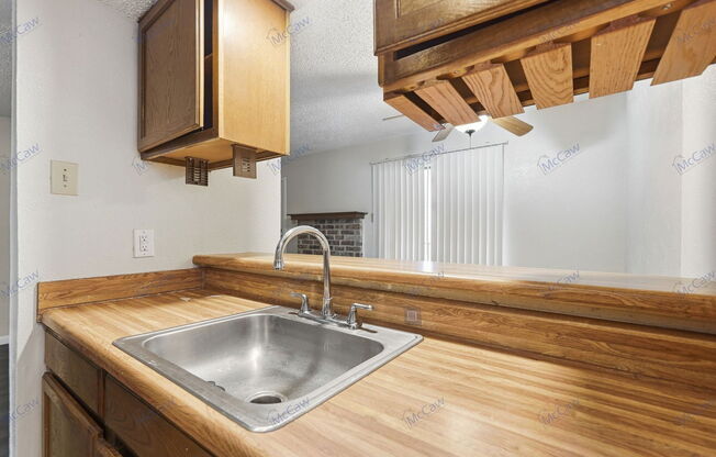 1 bed, 1 bath, 550 sqft, $1,000, Unit 321