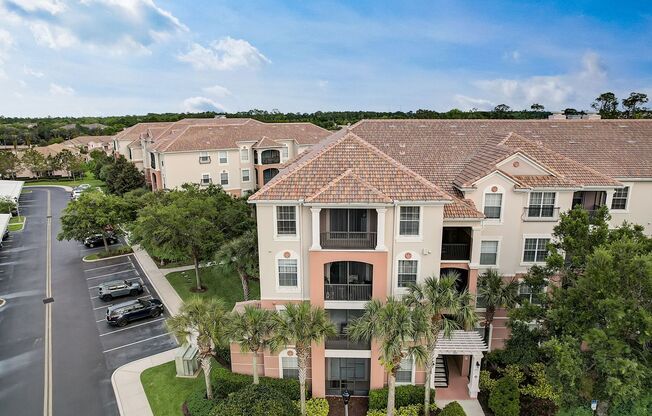 3 beds, 2 baths, $1,865, Unit UNIT 103