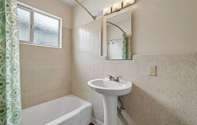 1 bed, 1 bath, 650 sqft, $1,595, Unit 201