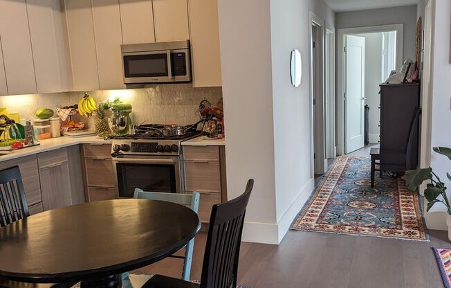 3 beds, 1 bath, 1,065 sqft, $4,160, Unit PH5