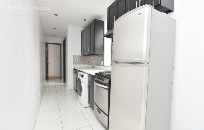 2 beds, 1 bath, $3,800, Unit 4-S