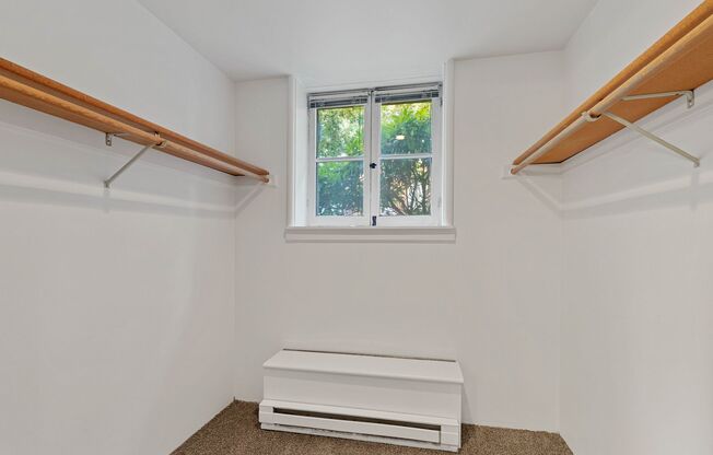 2 beds, 2 baths, 1,172 sqft, $1,595, Unit 1519