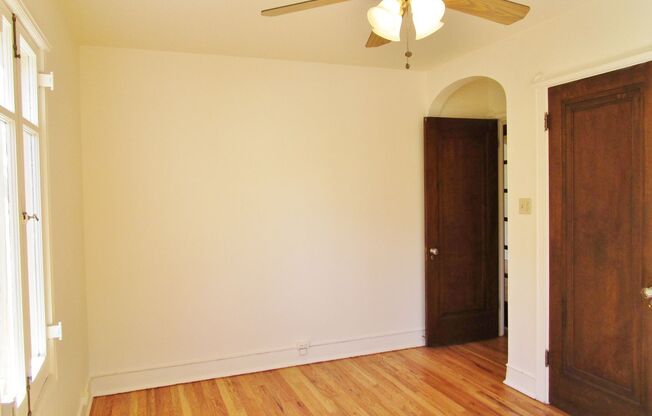 2 beds, 1 bath, $1,945, Unit 10