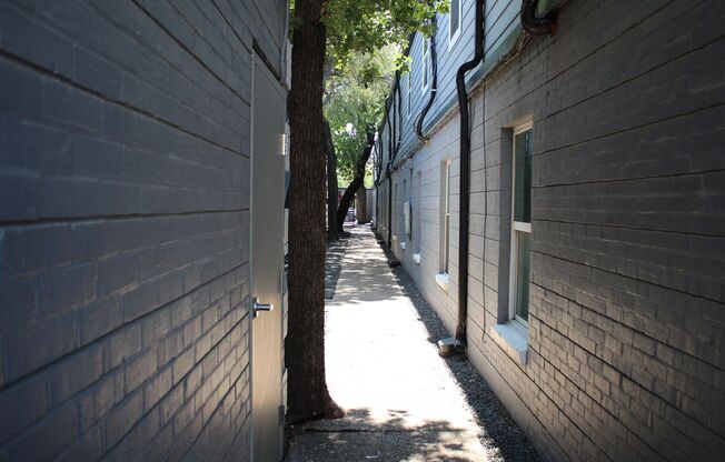 2 beds, 2 baths, $1,166, Unit 209