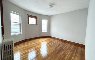 4 beds, 1 bath, $2,800, Unit 3