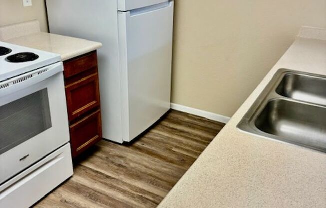 1 bed, 1 bath, 565 sqft, $999, Unit 109