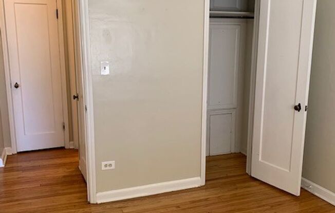 1 bed, 1 bath, $1,200, Unit 23