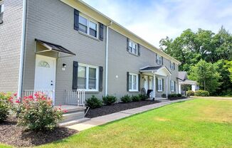 Woodlawn Court Apartments