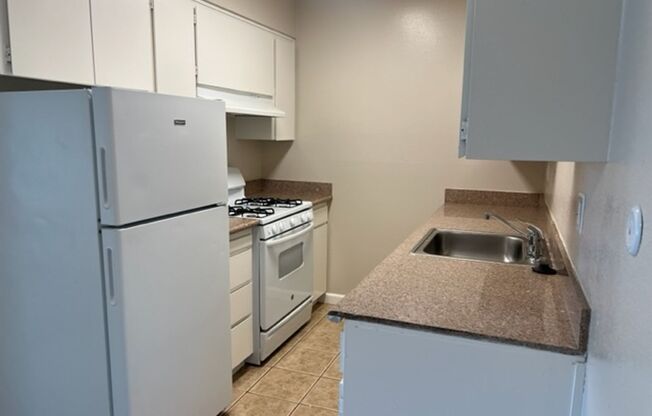 1 bed, 1 bath, 704 sqft, $1,425, Unit 20
