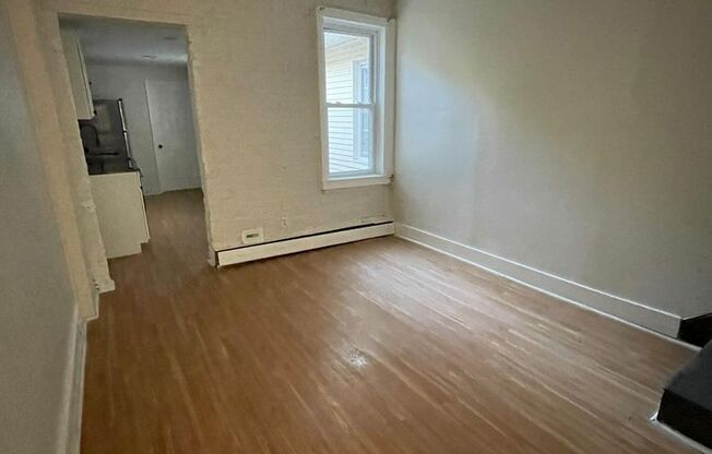 Cozy 2 bedroom 1 bathroom house with off-street parking