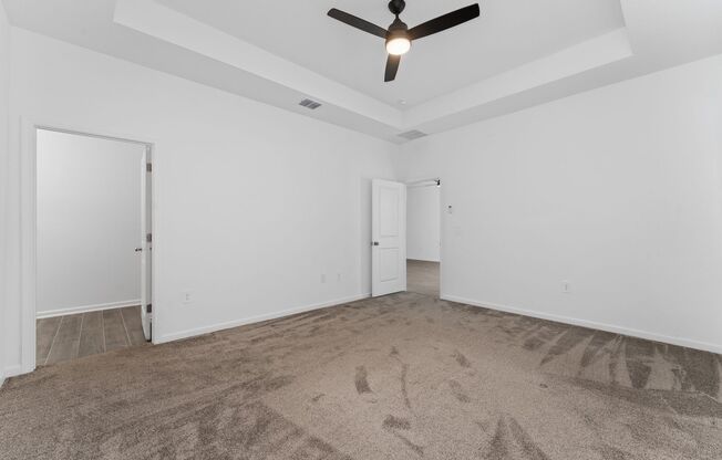 4 beds, 2 baths, $2,600, Unit Knightsbridge
