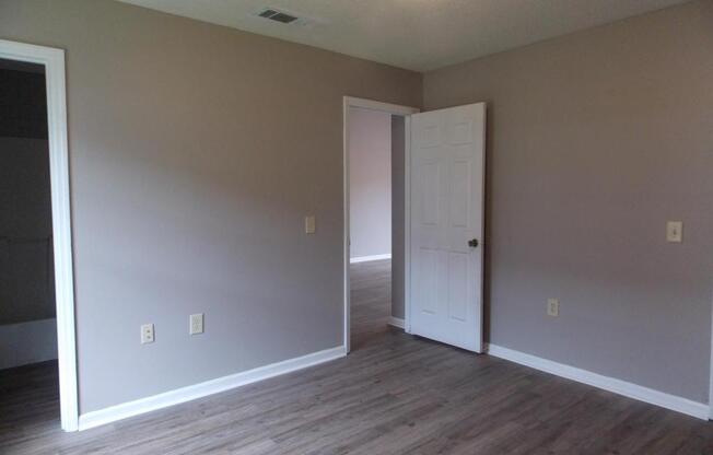 2 beds, 2 baths, 825 sqft, $750, Unit # 42