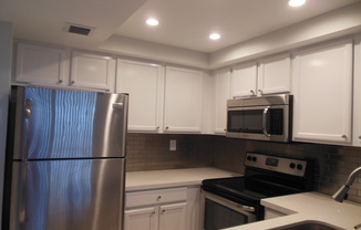 ONE BEDROOM ONE BATHROOM WITH LAKE VIEW!!