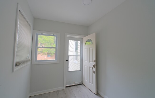 3 beds, 1.5 baths, 1,108 sqft, $2,600, Unit 2