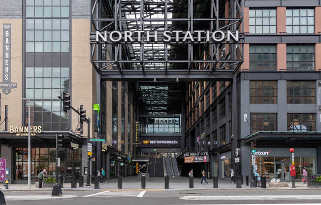 Visit North Station for dining, shopping and transit stations.