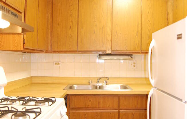 Studio, 1 bath, 450 sqft, $1,625, Unit 417-406