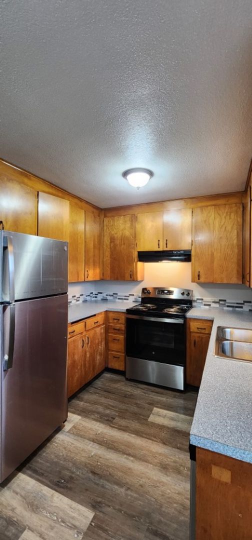 $500 MOVES YOU IN - 2 Bedroom on 18th Ave in Albany - Pet Friendly