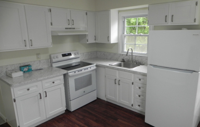 8 1/2 GIRARD ST