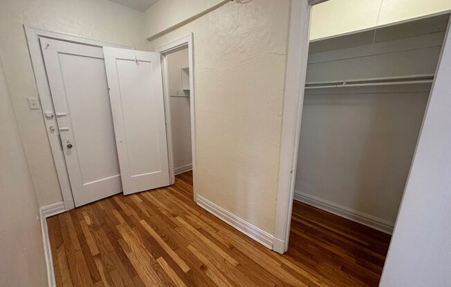 2 beds, 2 baths, 1,303 sqft, $2,200, Unit New King Edward 202