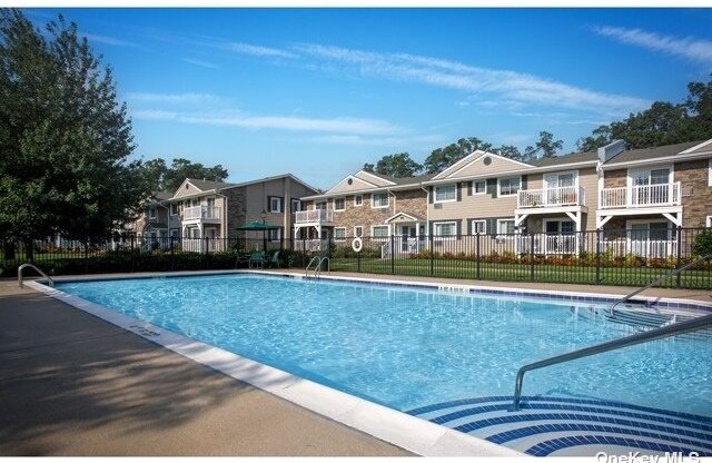 6 WILLIAMS BLVD