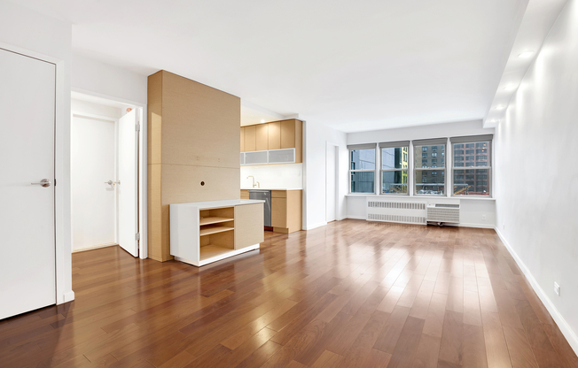 2 beds, 1.5 baths, 880 sqft, $6,000, Unit 17D