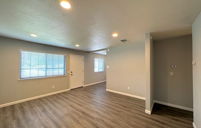 2 beds, 1 bath, 700 sqft, $1,595, Unit SW.32