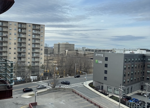2 beds, 1 bath, 816 sqft, $2,600, Unit 612