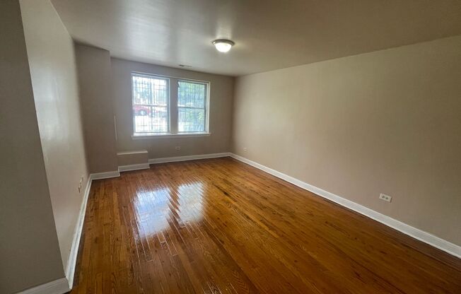 1 bed, 1 bath, $1,000, Unit 4850 #G1