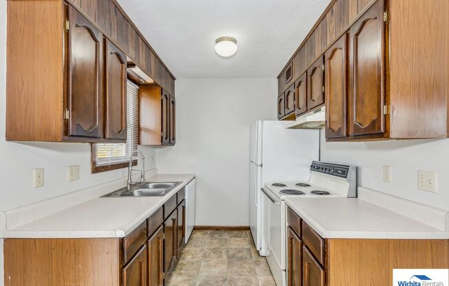 2 beds, 1 bath, 828 sqft, $750, Unit 4