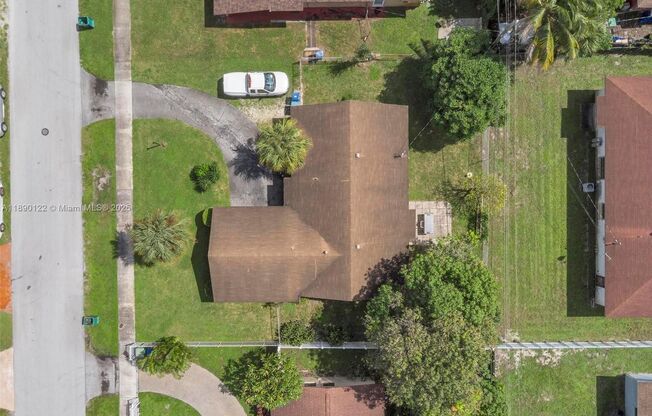 2860 NW 184TH ST MIAMI GARDENS, FL 33056