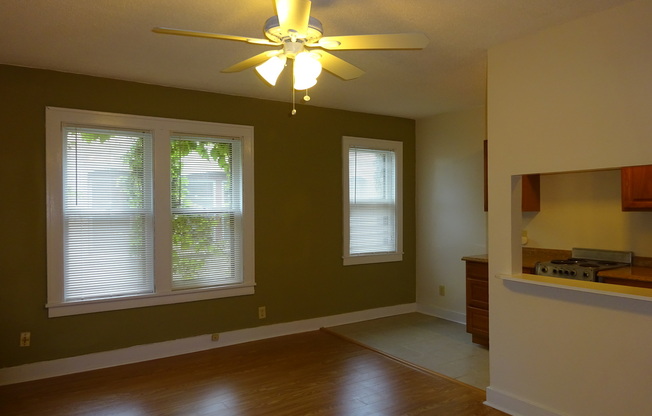 11  -  1706 Stevens