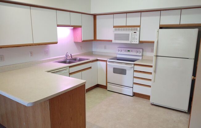 $1,025| 2 Bedroom, 1 Bathroom Condo | Pet Friendly* | Available for June 7th, 2024 Move In!***