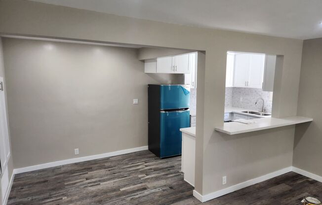 2 beds, 1 bath, $3,350, Unit 1