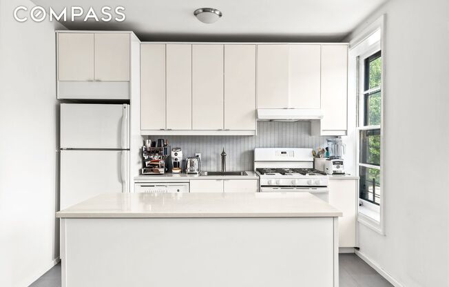 93 STERLING PL