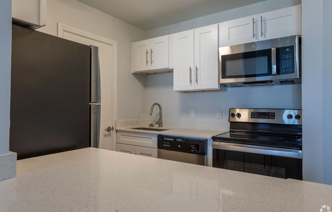 2 beds, 2 baths, 950 sqft, $1,100