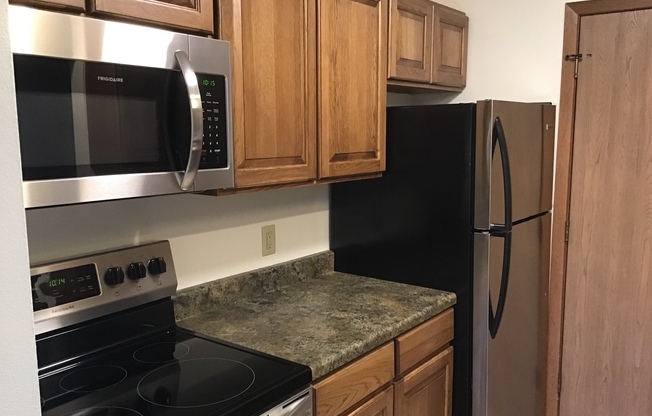 2 beds, 1 bath, 950 sqft, $1,750, Unit 7718RA