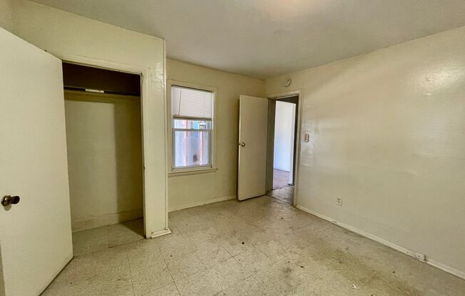 3 beds, 1 bath, $1,300, Unit Apt # 1