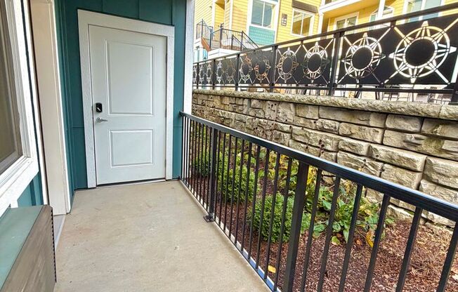 1 bed, 1 bath, 800 sqft, $1,600, Unit C105