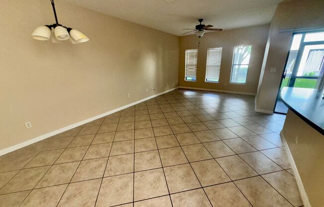 2 Bedroom 2,5 bath Sanford Townhome near the Sanford International Airport with 2 master suites, screened porch and a 1 car garage!