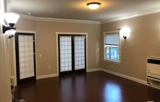 1025 LOCUST AVE