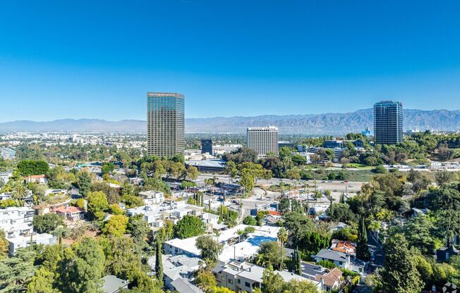 The Regal Villa Apts...Gorgeous Newly Remodeled 2 Bedroom.. Prime Location! CALL NOW!