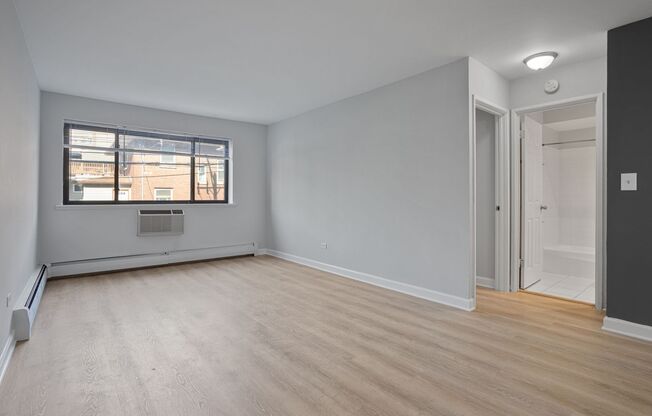 1 bed, 1 bath, 492 sqft, $1,800, Unit 240