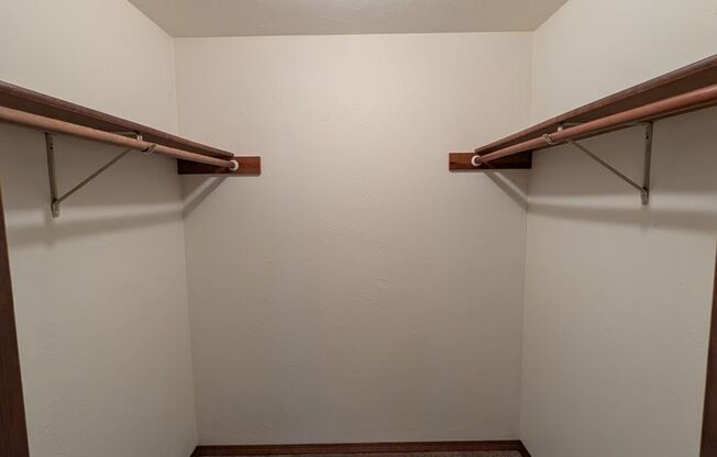 2 beds, 2 baths, 1,034 sqft, $1,279, Unit 1401 080