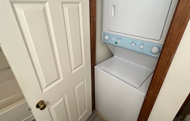 2 beds, 2 baths, 1,020 sqft, $2,500