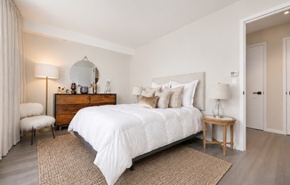 1 bed, 1 bath, 730 sqft, $5,850, Unit 6G