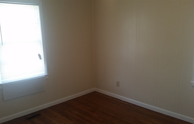 1 E DUNBAR RD