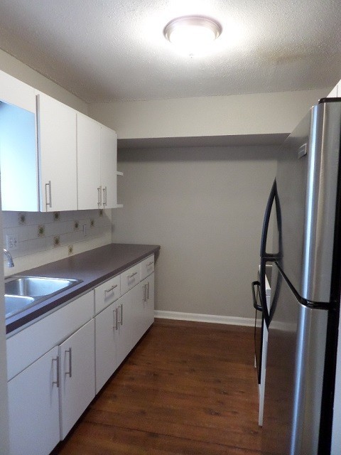 2 beds, 1 bath, $1,695