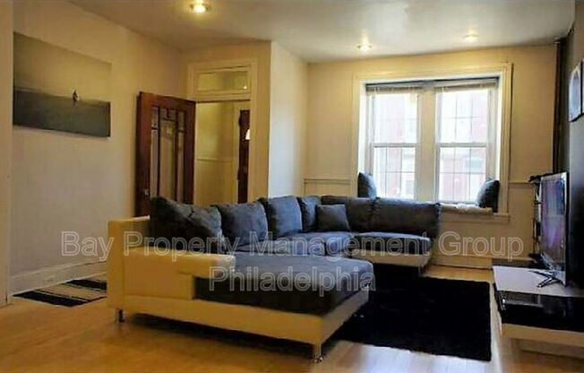 128 JAMESTOWN AVE