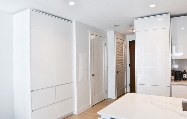 1 bed, 1.5 baths, 760 sqft, $6,000, Unit 1201